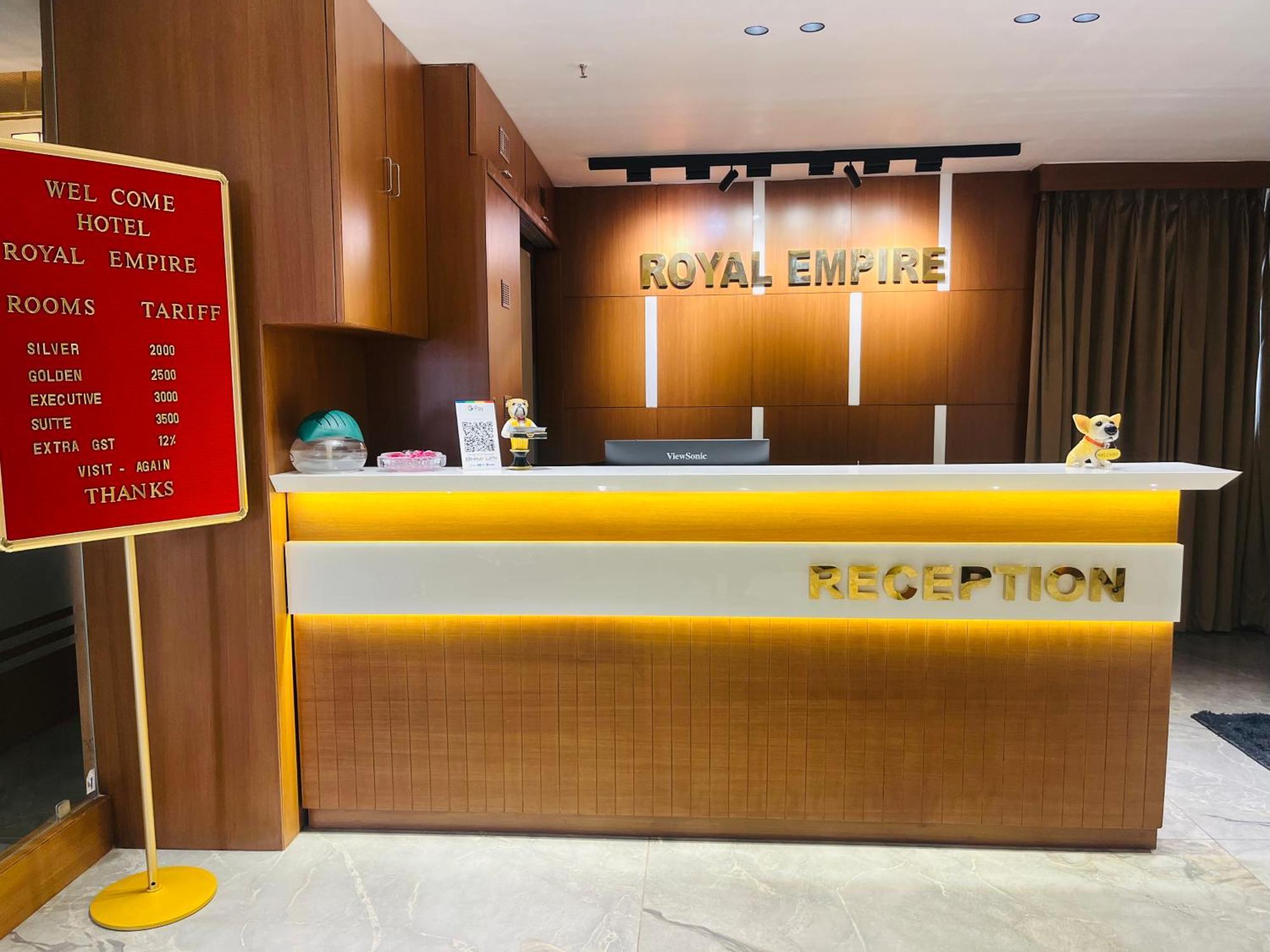 Hotel Royal Empire Gandhinagar Eksteriør bilde