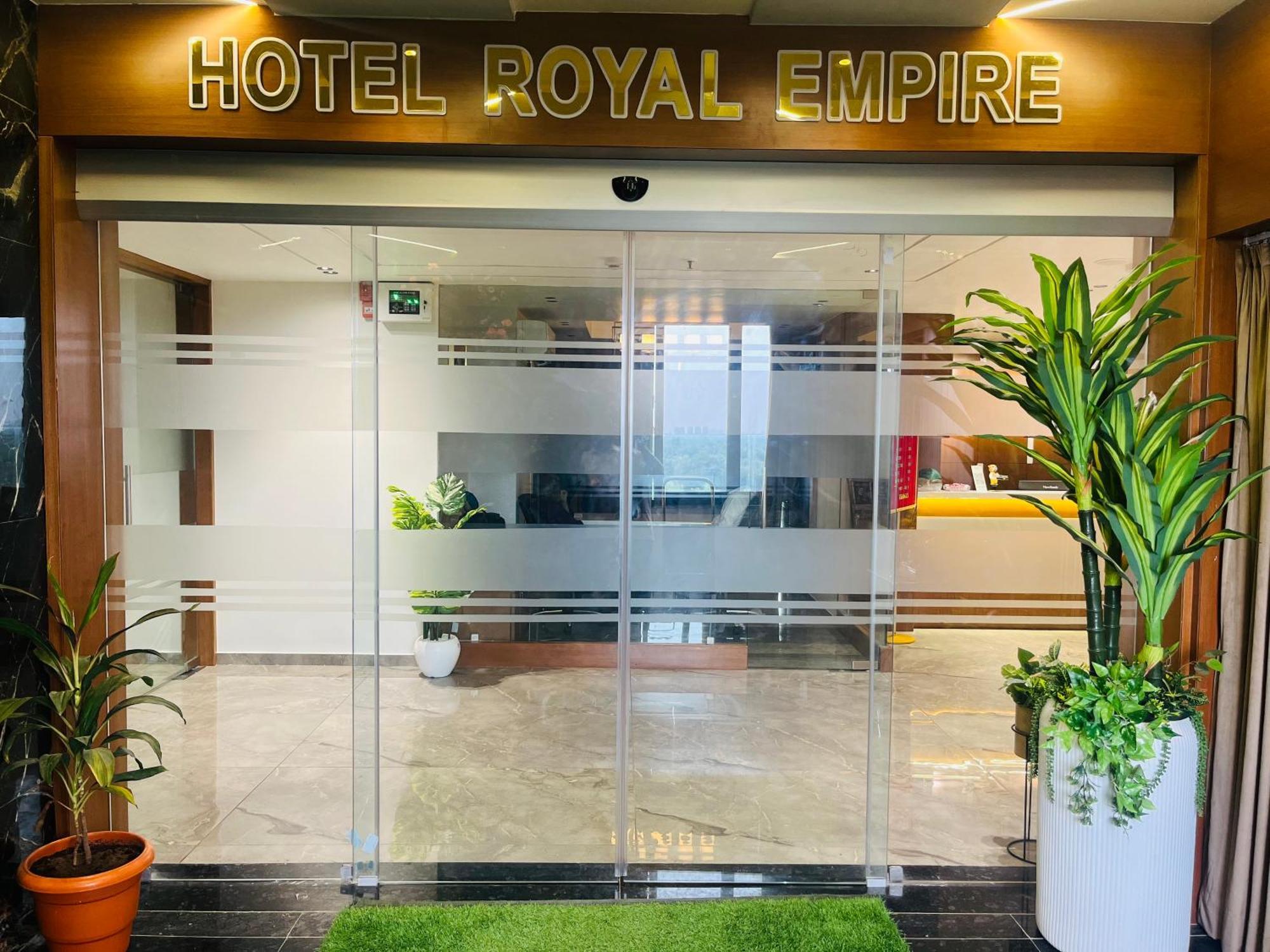 Hotel Royal Empire Gandhinagar Eksteriør bilde